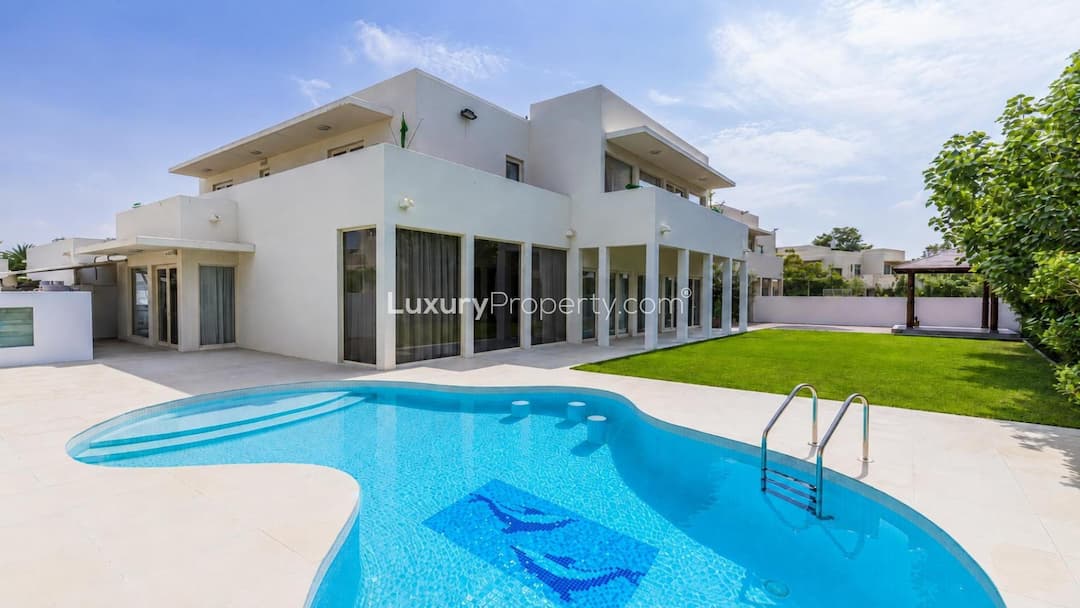 Modern 5-bedroom + maid's room villa for rent at Saheel 1 in Arabian Ranches