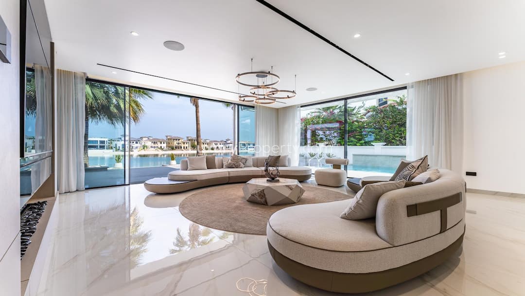 Luxurious furnished 4-bedroom villa for rent at Garden Homes Frond A in Palm Jumeirah